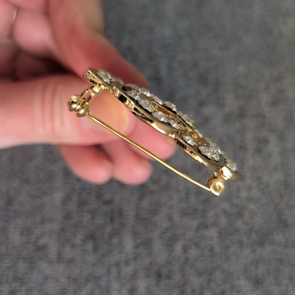 Gold Toned Flower/Rose Brooch with Rhinestones, EUC - Picture 3 of 3